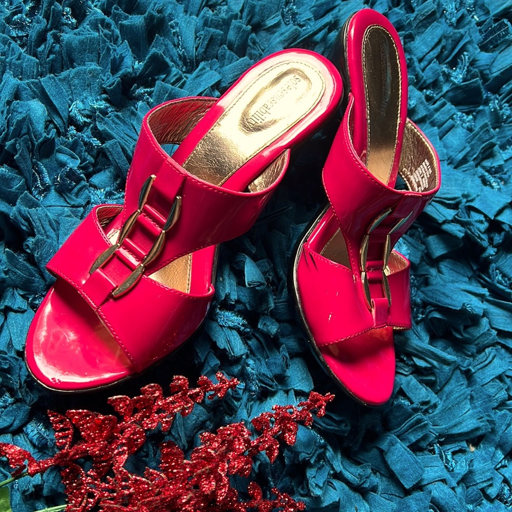 Solesenseability hot pink shoes